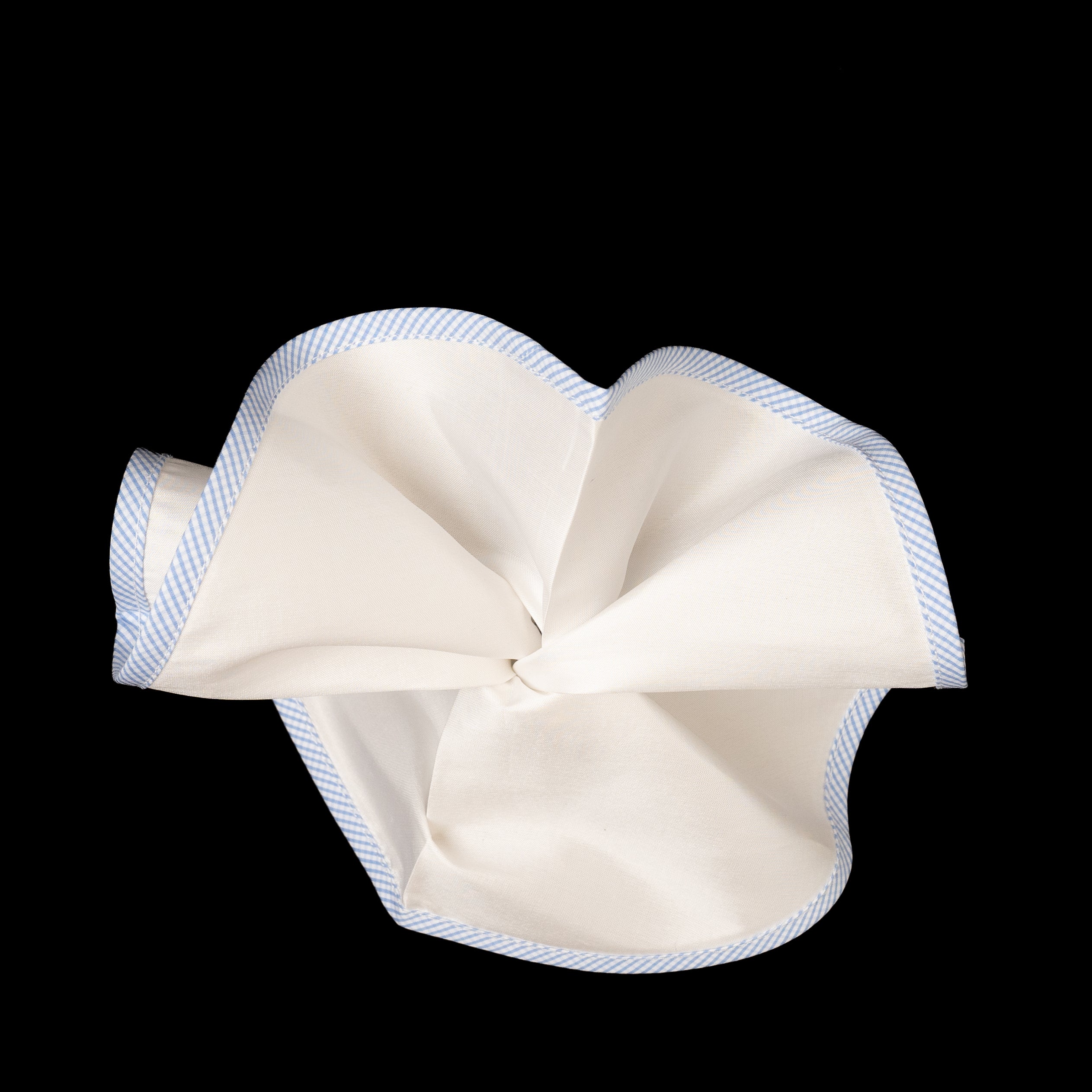 White Silk Patterned Trim Pocket Rounds